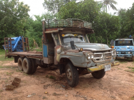 เทรนเลอร์บรรทุกรถเกี่ยวแบคโฮ เครื่อง165แรงช่วงล่างใหญ่ เทรนเลอร์บรรทุกรถเกี่ยวแบคโฮ เครื่อง165แรงช่วงล่างใหญ่