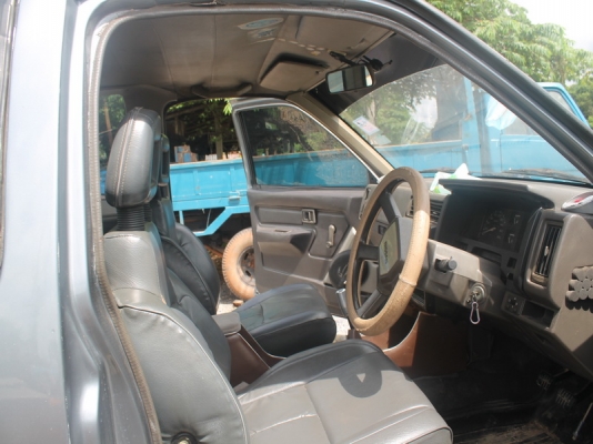 นิสสัน บิ้กเอ็มแค็ปยกสูงลงเล่มแล้วชุดโอนครบภาษีเต็มถึงปี58