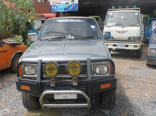 นิสสัน บิ้กเอ็มแค็ปยกสูงลงเล่มแล้วชุดโอนครบภาษีเต็มถึงปี58