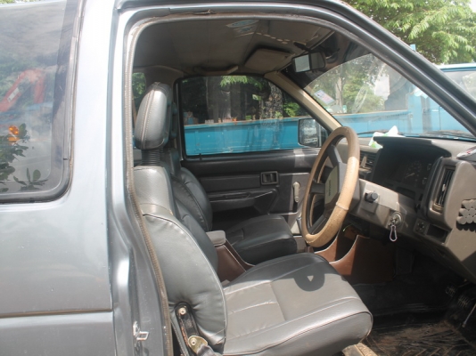 นิสสัน บิ้กเอ็มแค็ปยกสูงลงเล่มแล้วชุดโอนครบภาษีเต็มถึงปี58