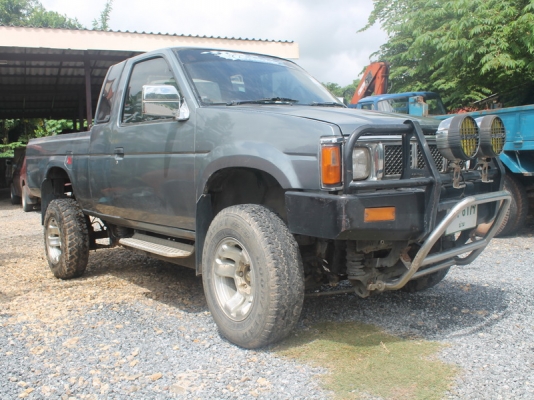 นิสสัน บิ้กเอ็มแค็ปยกสูงลงเล่มแล้วชุดโอนครบภาษีเต็มถึงปี58