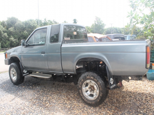 นิสสัน บิ้กเอ็มแค็ปยกสูงลงเล่มแล้วชุดโอนครบภาษีเต็มถึงปี58