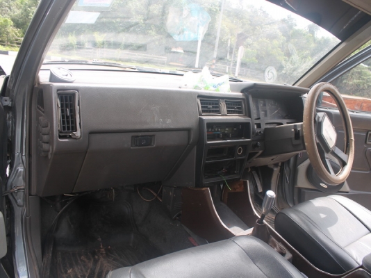 นิสสัน บิ้กเอ็มแค็ปยกสูงลงเล่มแล้วชุดโอนครบภาษีเต็มถึงปี58