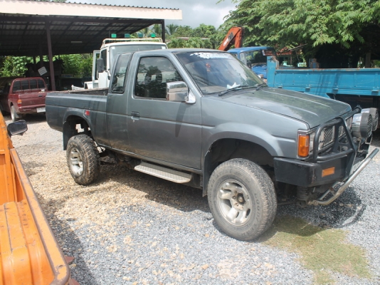 นิสสัน บิ้กเอ็มแค็ปยกสูงลงเล่มแล้วชุดโอนครบภาษีเต็มถึงปี58