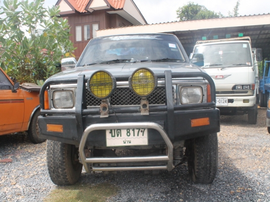 นิสสัน บิ้กเอ็มแค็ปยกสูงลงเล่มแล้วชุดโอนครบภาษีเต็มถึงปี58