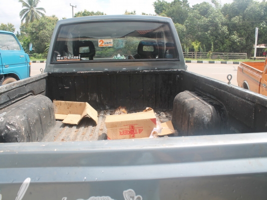 นิสสัน บิ้กเอ็มแค็ปยกสูงลงเล่มแล้วชุดโอนครบภาษีเต็มถึงปี58