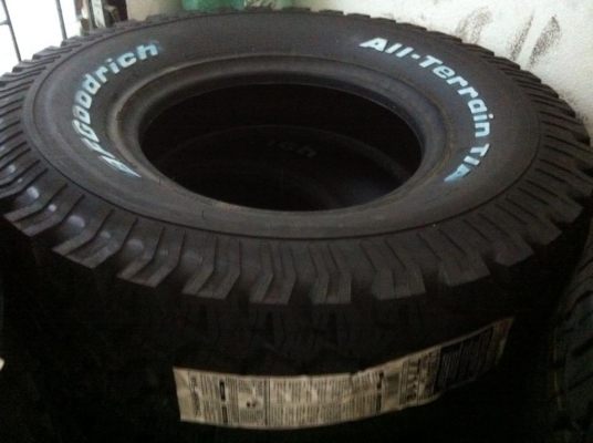 ขายยางใหม่ BF Goodrich All-terrain 285 75 r16 เส้นละ 7900 บาท