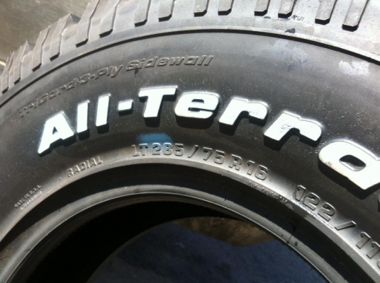 ขายยางใหม่ BF Goodrich All-terrain 285 75 r16 เส้นละ 7900 บาท