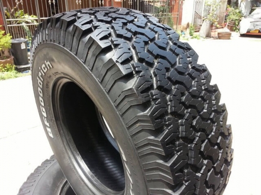 ขายยาง  BF  31 x 10.5 x 15  ปี 10