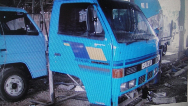 หัว ISUZU NKR ห้างแท้ สีใหม่สวย ของครบ