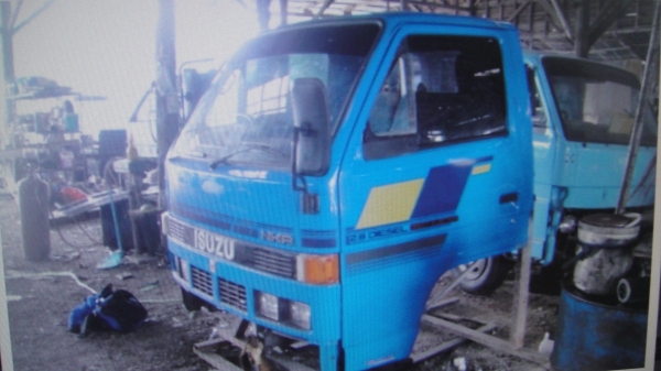 หัว ISUZU NKR ห้างแท้ สีใหม่สวย ของครบ