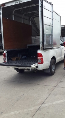 ขายดาวน์ กระบะวีโก้ตู้ทึบ พร้อมงาน7-11และคนขับ