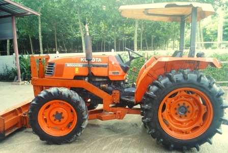 ขายรถไถ Kubota M5000 (4WD) พร้อมดันหน้า