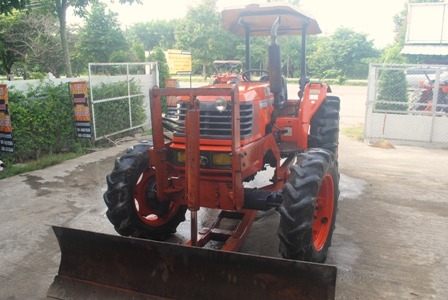 ขายรถไถ Kubota M5000 (4WD) พร้อมดันหน้า