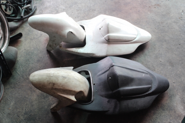 ขาย ตูดมด กับ บังโคลนหน้า ไม่รู้เรียกถูกป่าวครับ  1600กับ600