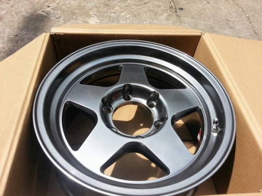 ล้อ  Bradley  8 x 16  สีไฮเปอร์ซิลเวอร์ - แบล็คโครเมี่ยม