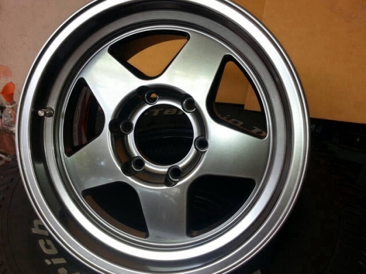 ล้อ  Bradley  8 x 16  สีไฮเปอร์ซิลเวอร์ - แบล็คโครเมี่ยม