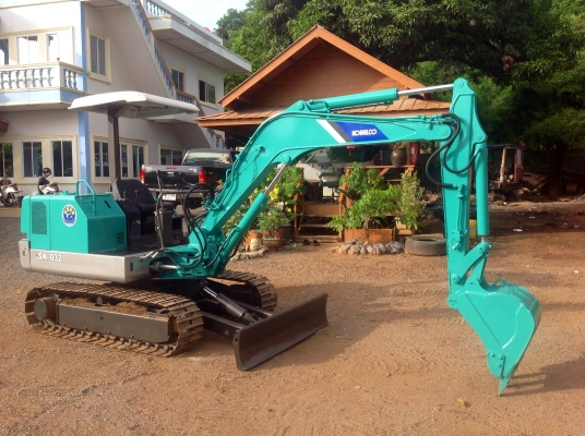 ขายรถแบ็คโฮKOBELCO SK032รถเก่านอกมีเอกสารเครื่องดีปั๊มแรงดีมีลายแย๊ก(มีVDOชม)สนใจ085-5632278ภานุกูล(ราคาต่อรองได้)