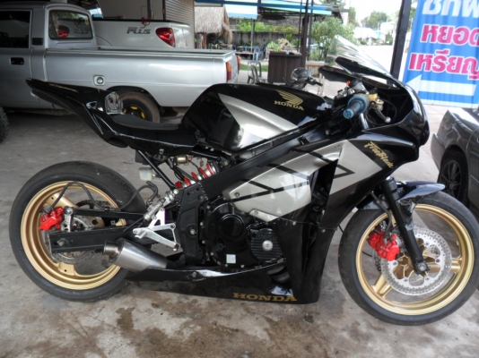 ขาย cbr400 ทะเบียนแท้ 43000 ขาย cbr400 ทะเบียนแท้ 43000