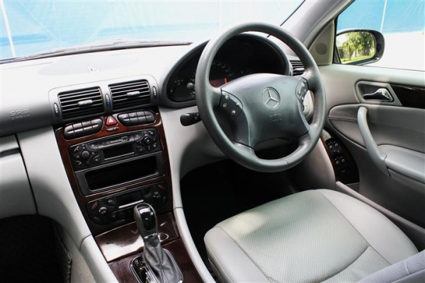 2004 BENZ C180 2.0 Elegance มือเดียว ออกรถที่ Daimlerchrysler เจ้าของขายเอง 2004 BENZ C180 2.0 Elegance มือเดียว ออกรถที่ Daimlerchrysler เจ้าของขายเอง