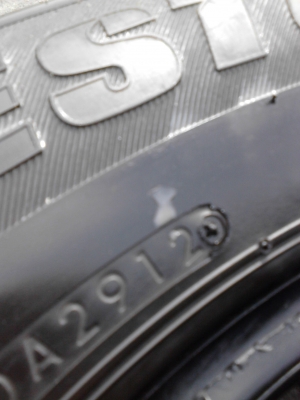 205/70R15 BRIDGESTONE DURAVIS R611 1 เส้น MICHELIN VANPIX 1 เส้น รวม 2 เส้น TEL.081-427-3941 205/70R15 BRIDGESTONE DURAVIS R611 1 เส้น MICHELIN VANPIX 1 เส้น รวม 2 เส้น TEL.081-427-3941