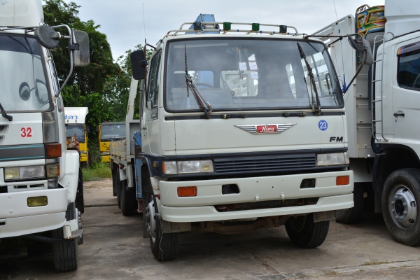 HINO  FM3m 240 hp มีเครน 5 ตัน