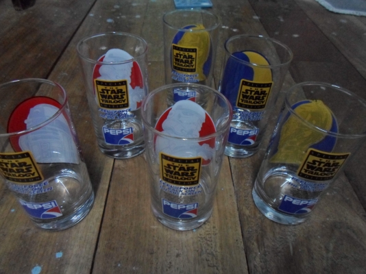 แก้วเป๊ปซี่ สตาร์วอร์ 6 ใบ + แก้วโค้กเวิร์ลคัพ 94 ุ6 ใบ ขายเหมา 1,000