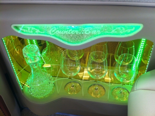 ขายรถตู้ป้ายแดงพร้อมตกแต่ง ขายรถตู้ป้ายแดงพร้อมตกแต่ง