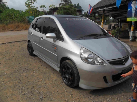 HONDA JAZZ เครื่องยนต์ VTEC 1.5 ปี 2006 สภาพสวยพร้อมใช้