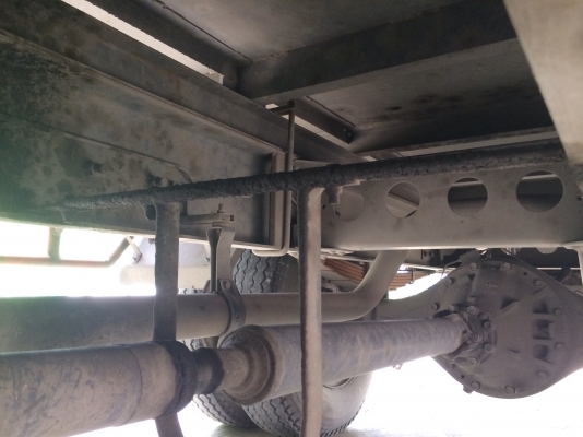 มาอีกแล้วครับ6ล้อเดก้าปี2001สวยพร้อมใช้ครับ