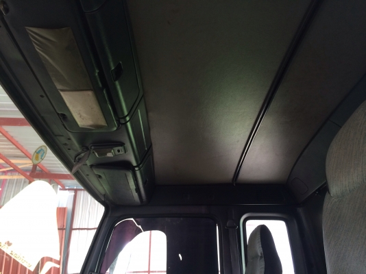 มาอีกแล้วครับ6ล้อเดก้าปี2001สวยพร้อมใช้ครับ