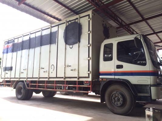 มาอีกแล้วครับ6ล้อเดก้าปี2001สวยพร้อมใช้ครับ