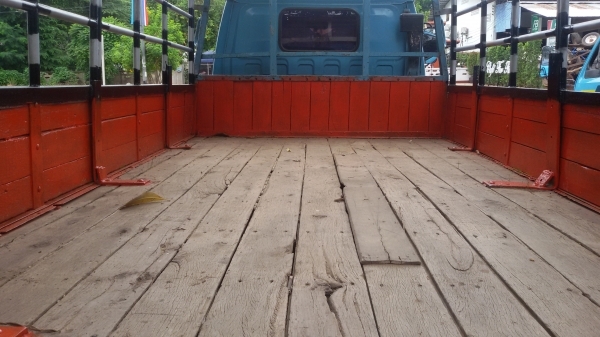 (ร้านรุ่งโรจน์ 082-1057078)ขาย 6ล้อ   isuzu NKR110แรงรถห้างแท้ สวยๆ*(ลูกค้าอุดรมารับรถแล้ว) ครื่องแน่นๆ(ไม่มีไอ)แชสซีสวยๆทั้งเส้น ช่งล่างแน่นสภาพพร้อมใช้งานได้เลย พร้อมโอนทั่วไทย