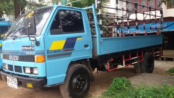 (ร้านรุ่งโรจน์ 082-1057078)ขาย 6ล้อ   isuzu NKR110แรงรถห้างแท้ สวยๆ*(ลูกค้าอุดรมารับรถแล้ว) ครื่องแน่นๆ(ไม่มีไอ)แชสซีสวยๆทั้งเส้น ช่งล่างแน่นสภาพพร้อมใช้งานได้เลย พร้อมโอนทั่วไทย