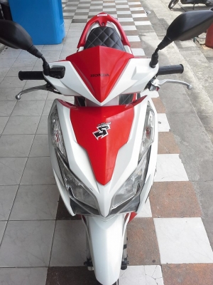 Honda Click 125i รุ่นใหม่ล่าสุด สีขาวแดง ลาย Street รถสวย พร้อมใช้ Honda Click 125i รุ่นใหม่ล่าสุด สีขาวแดง ลาย Street รถสวย พร้อมใช้