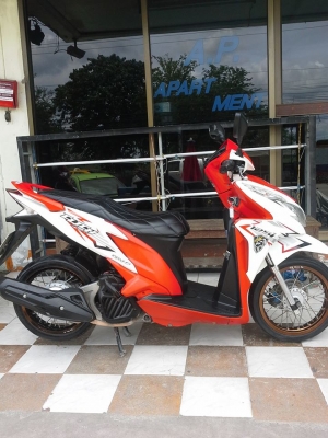 Honda Click 125i รุ่นใหม่ล่าสุด สีขาวแดง ลาย Street รถสวย พร้อมใช้ Honda Click 125i รุ่นใหม่ล่าสุด สีขาวแดง ลาย Street รถสวย พร้อมใช้