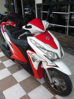 Honda Click 125i รุ่นใหม่ล่าสุด สีขาวแดง ลาย Street รถสวย พร้อมใช้ Honda Click 125i รุ่นใหม่ล่าสุด สีขาวแดง ลาย Street รถสวย พร้อมใช้