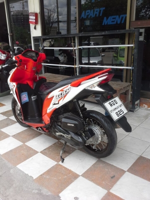 Honda Click 125i รุ่นใหม่ล่าสุด สีขาวแดง ลาย Street รถสวย พร้อมใช้ Honda Click 125i รุ่นใหม่ล่าสุด สีขาวแดง ลาย Street รถสวย พร้อมใช้