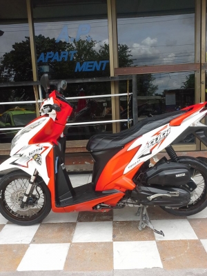 Honda Click 125i รุ่นใหม่ล่าสุด สีขาวแดง ลาย Street รถสวย พร้อมใช้ Honda Click 125i รุ่นใหม่ล่าสุด สีขาวแดง ลาย Street รถสวย พร้อมใช้