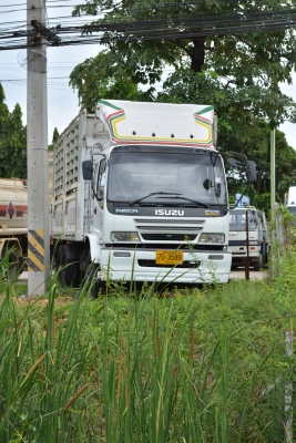 ISUZU DECA 230 hp  กระบะเหล็กยาว 6.30 m
