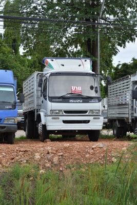 ISUZU DECA 230 hp  กระบะเหล็กยาว 6.50 m
