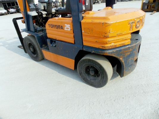 ขายรถยกนำเข้าจากญี่ปุ่น 2.5 ตันเครื่อง4P เบนซิน