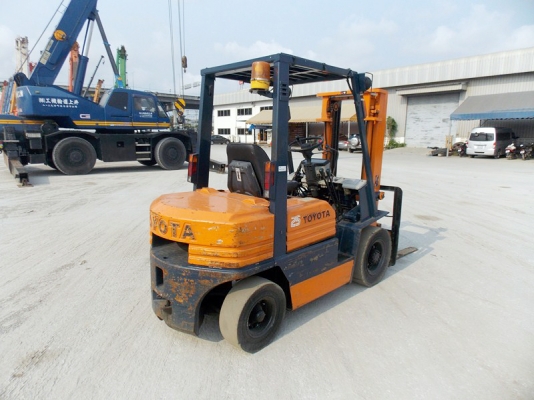 ขายรถยกนำเข้าจากญี่ปุ่น 2.5 ตันเครื่อง4P เบนซิน