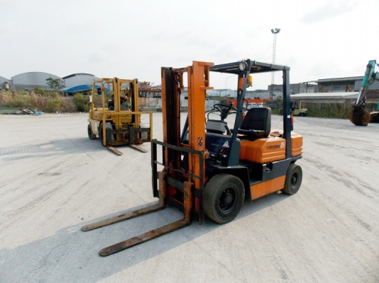 ขายรถยกนำเข้าจากญี่ปุ่น 2.5 ตันเครื่อง4P เบนซิน