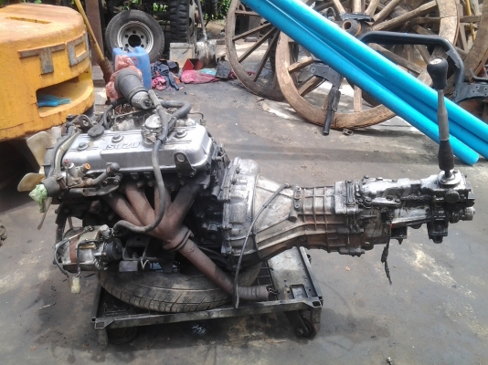 ขายเครื่องอีซูซุENGINE 4FB1 พร้อมเกียร์พร้อมใช้ครับ ขาย 16000 บาทครับ