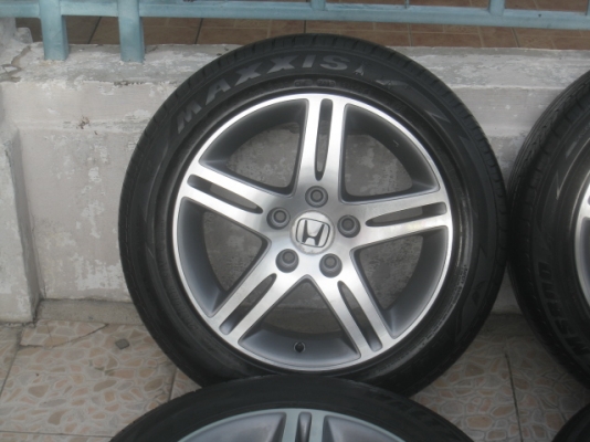 ขายล้อแม็กมือสอง honda civic fd 16" พร้อมยางปี13 สนใจติดต่อเล็กคลองสามครับ 081-3747940