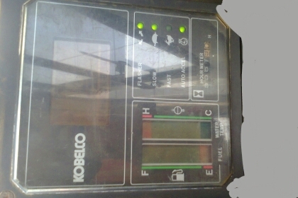 ขายด่วนKOBELCO SK100มาร์คทีซีเรียสูงชั่วโม่งน้อยมีผานใบดันรถนอกไม่เคยใช้งานเมืองไทยเลย