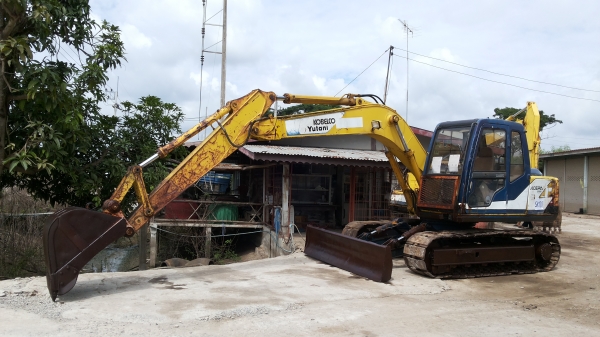 ขายด่วนKOBELCO SK100มาร์คทีซีเรียสูงชั่วโม่งน้อยมีผานใบดันรถนอกไม่เคยใช้งานเมืองไทยเลย