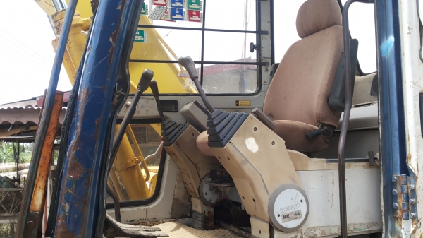 ขายด่วนKOBELCO SK100มาร์คทีซีเรียสูงชั่วโม่งน้อยมีผานใบดันรถนอกไม่เคยใช้งานเมืองไทยเลย