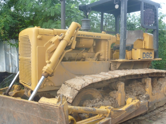 ต้องการขายรถแทคเตอร์ D6C